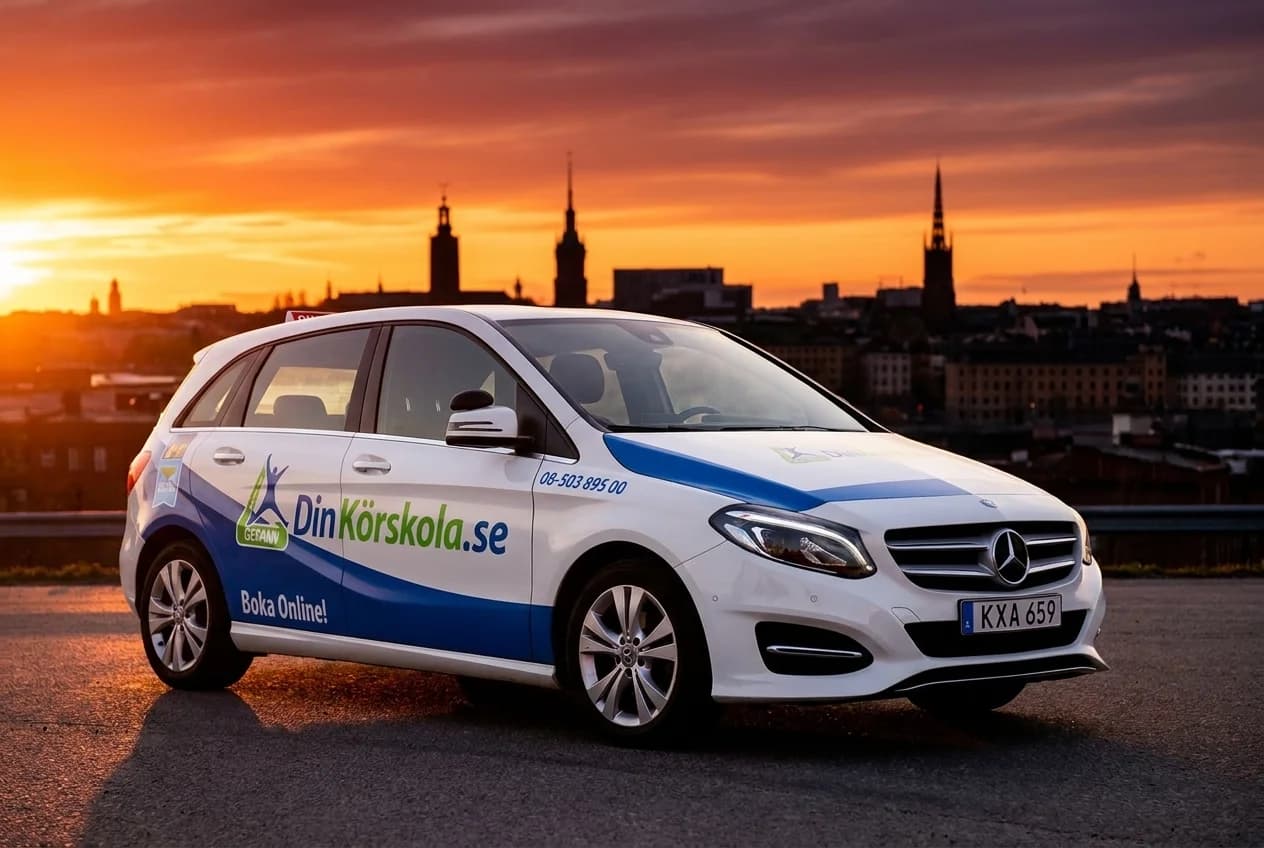 Paket 13+utbildning — Din Körskolas övningsbil