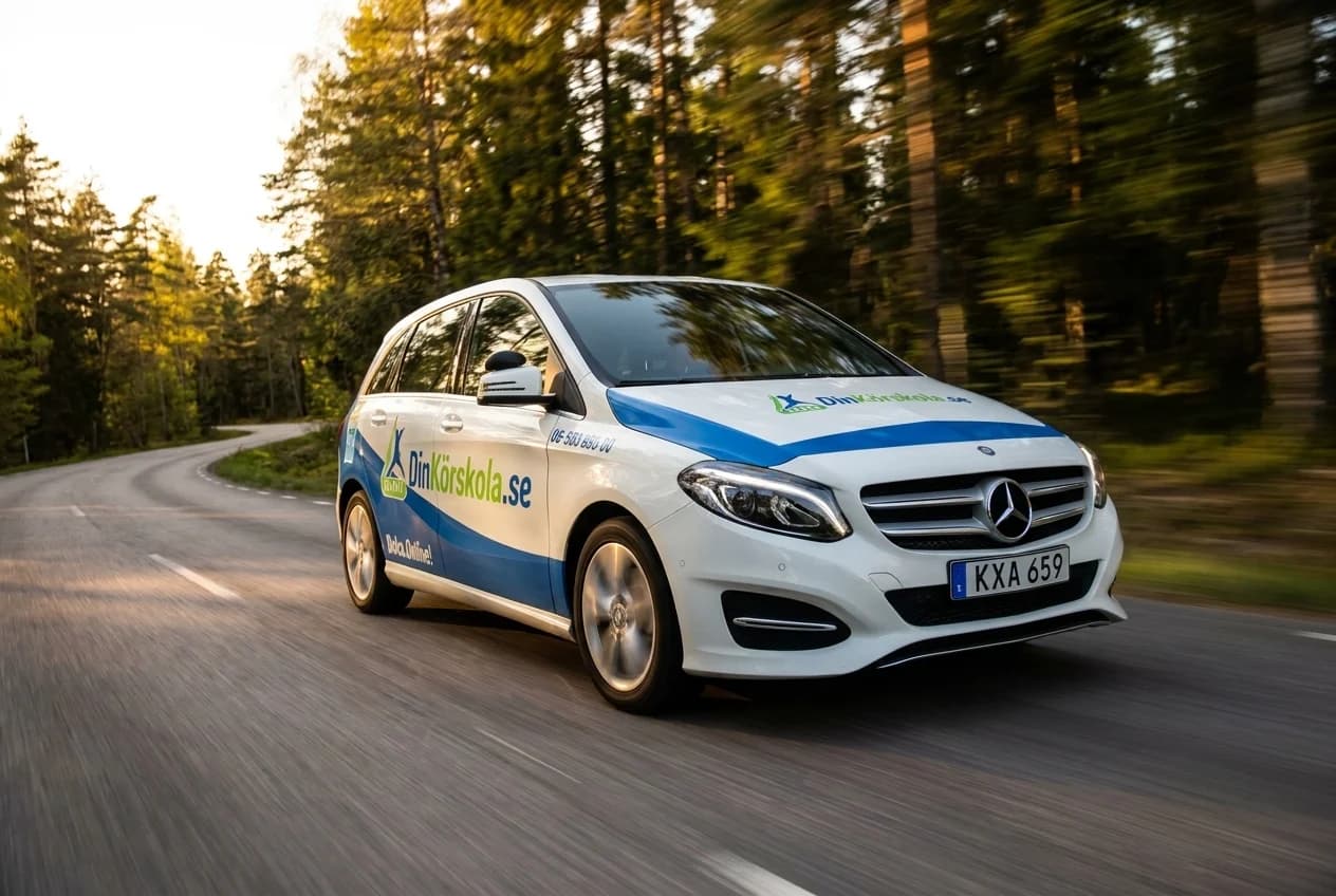 Paket 8+utbildning — Din Körskolas övningsbil