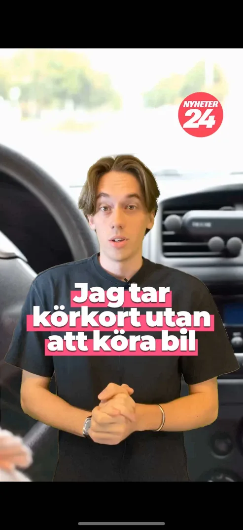 Nyheter24 testar Din Körskolas körsimulator i Sickla — klicka för att se klippet på TikTok