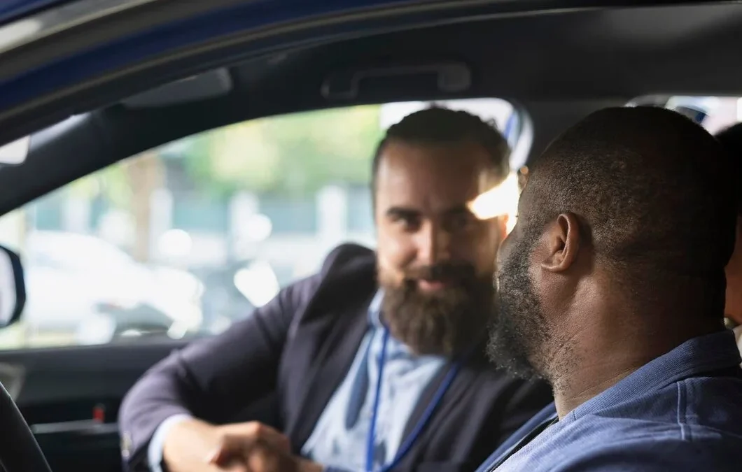 Handledarutbildning i Stockholm – Din start på övningskörningen