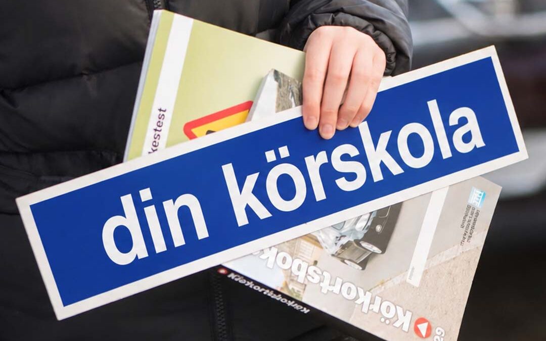Övningsköra med handledare – regler och tips för en säker start